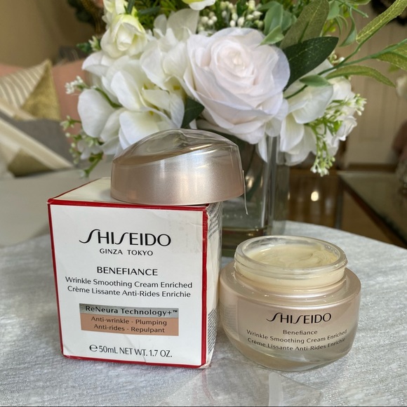 Shiseido Benefiance Wrinkle Smoothing Cream Moisturizer 50ml 1.7oz . - Picture 6 of 10